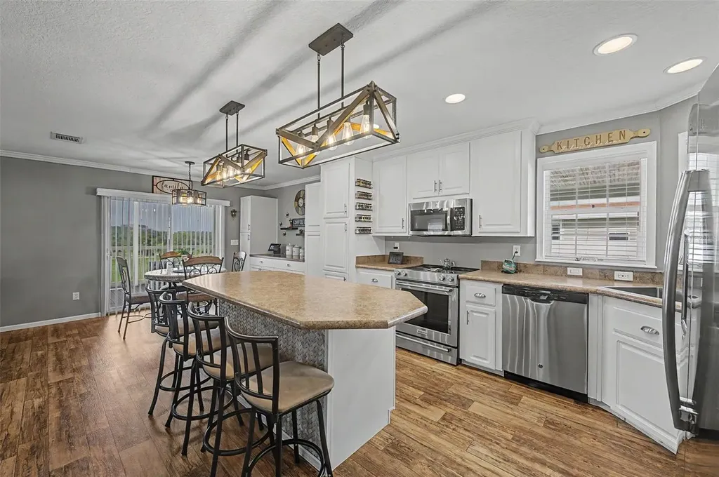 37200 Neukom Avenue Zephyrhills FL 33541