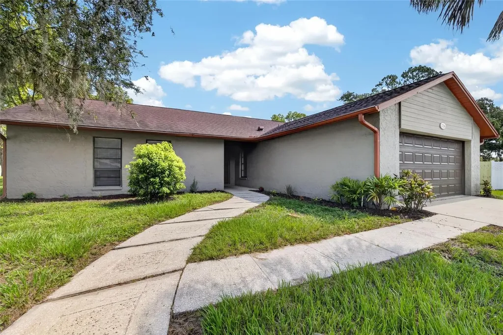 1206 Sail Way Valrico FL 33594