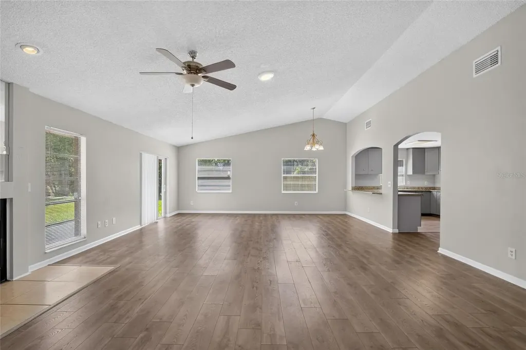 1206 Sail Way Valrico FL 33594