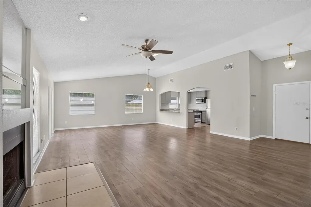 1206 Sail Way Valrico FL 33594