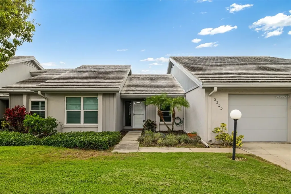 5355 Crestlake Boulevard Sarasota FL 34233
