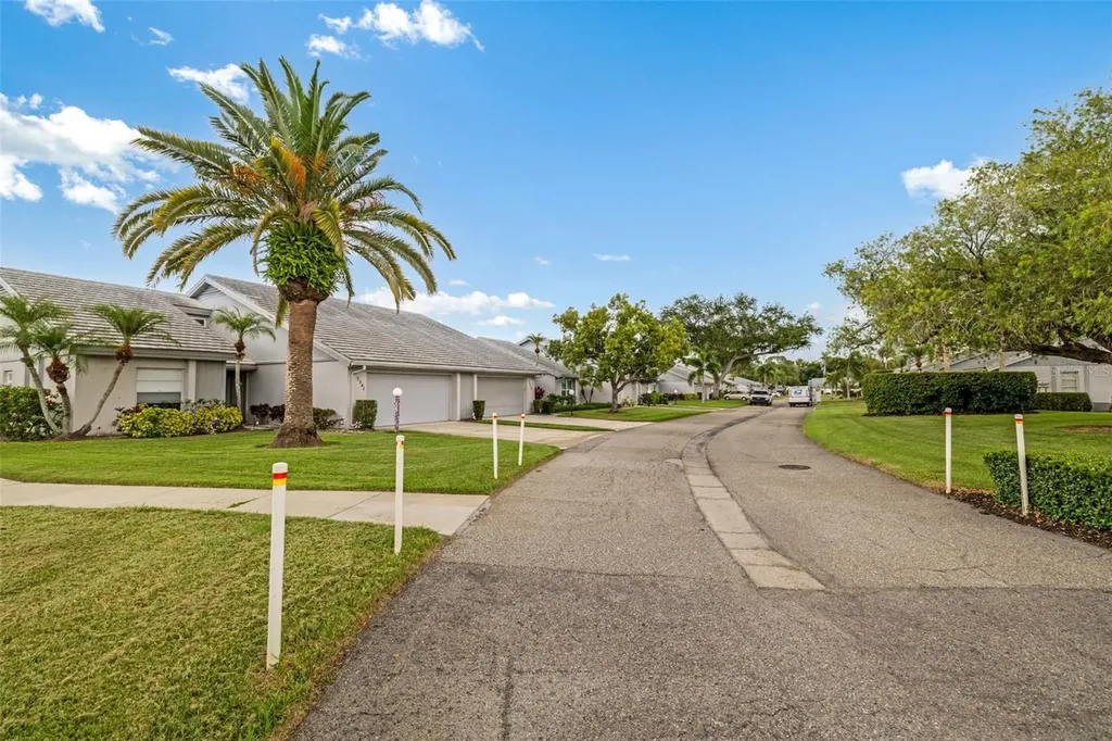 5355 Crestlake Boulevard Sarasota FL 34233