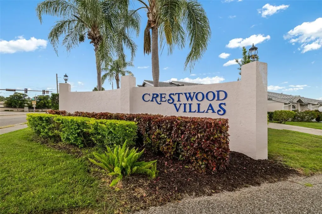 5355 Crestlake Boulevard Sarasota FL 34233