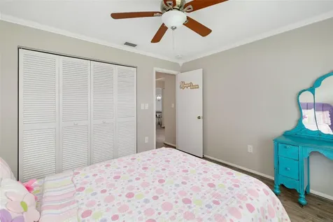 5355 Crestlake Boulevard Sarasota FL 34233