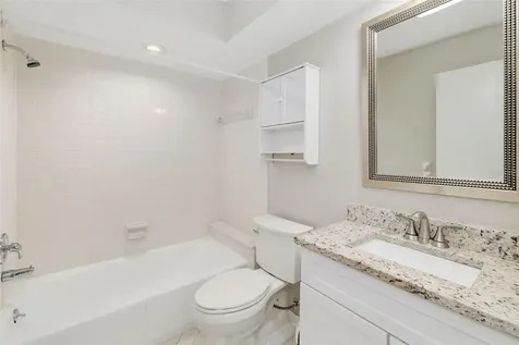 5355 Crestlake Boulevard Sarasota FL 34233