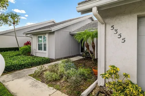 5355 Crestlake Boulevard Sarasota FL 34233