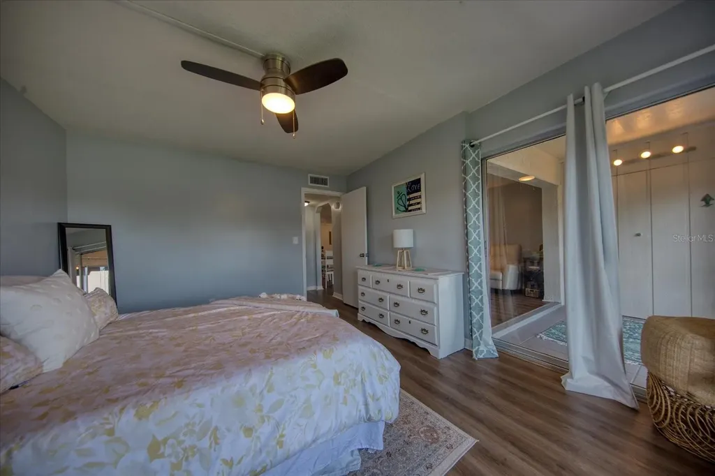 712 Cordova Greens Seminole FL 33777