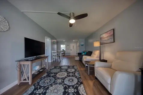 712 Cordova Greens Seminole FL 33777