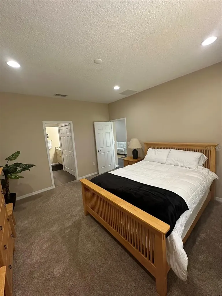 27001 White Plains Way Leesburg FL 34748