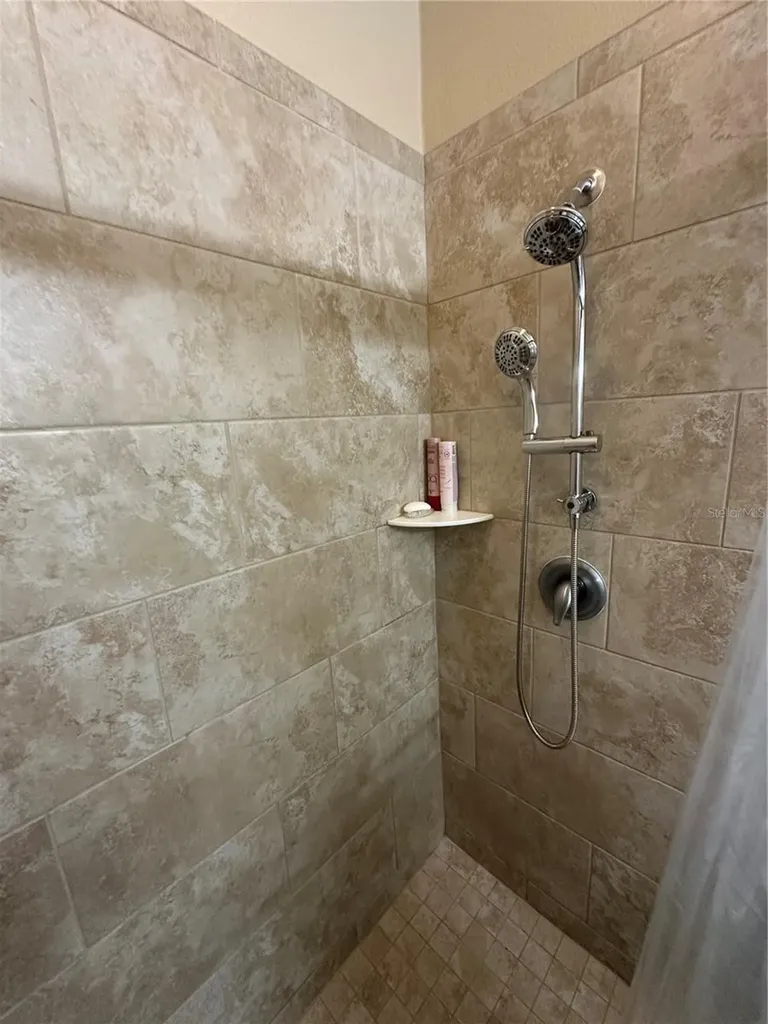 27001 White Plains Way Leesburg FL 34748