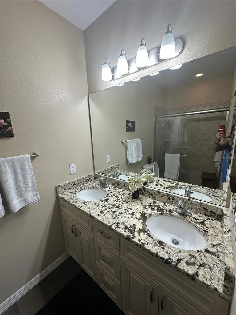 27001 White Plains Way Leesburg FL 34748