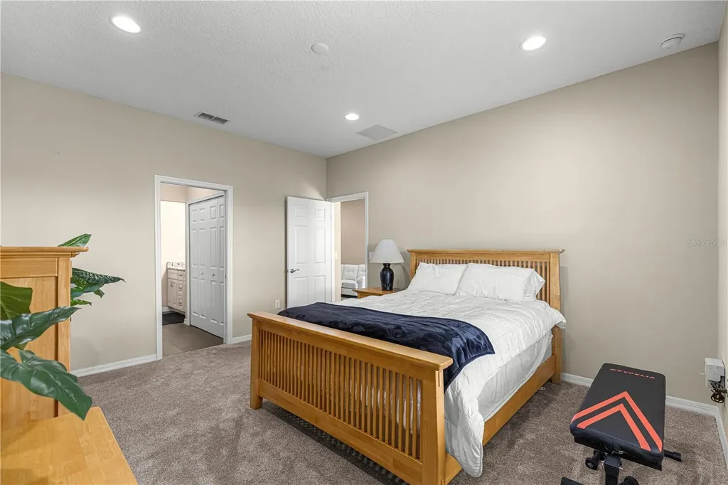 27001 White Plains Way Leesburg FL 34748