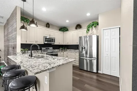 27001 White Plains Way Leesburg FL 34748