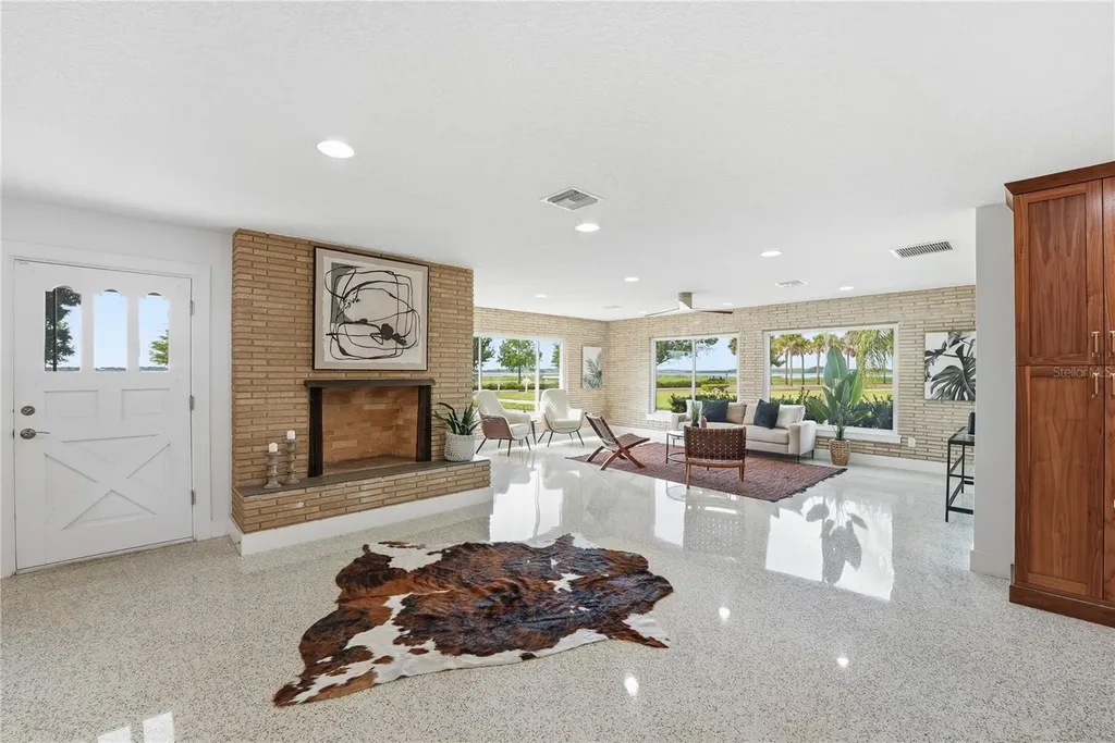 424 Lakeshore Boulevard Kissimmee FL 34741
