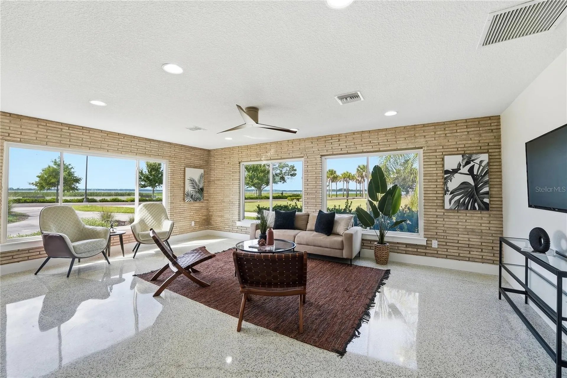 424 Lakeshore Boulevard Kissimmee FL 34741