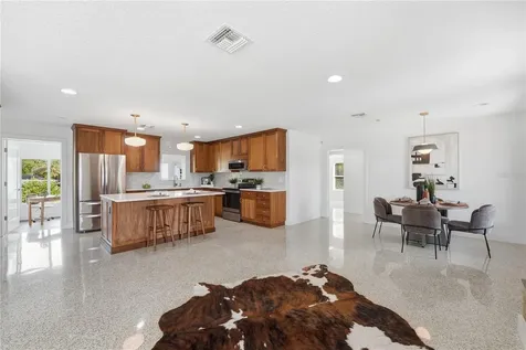 424 Lakeshore Boulevard Kissimmee FL 34741