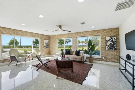 424 Lakeshore Boulevard Kissimmee FL 34741