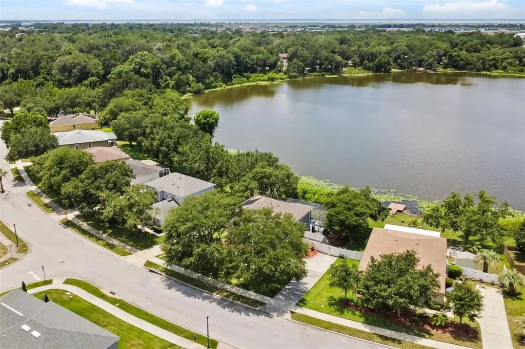 302 Lake Shepard Drive Apopka FL 32703