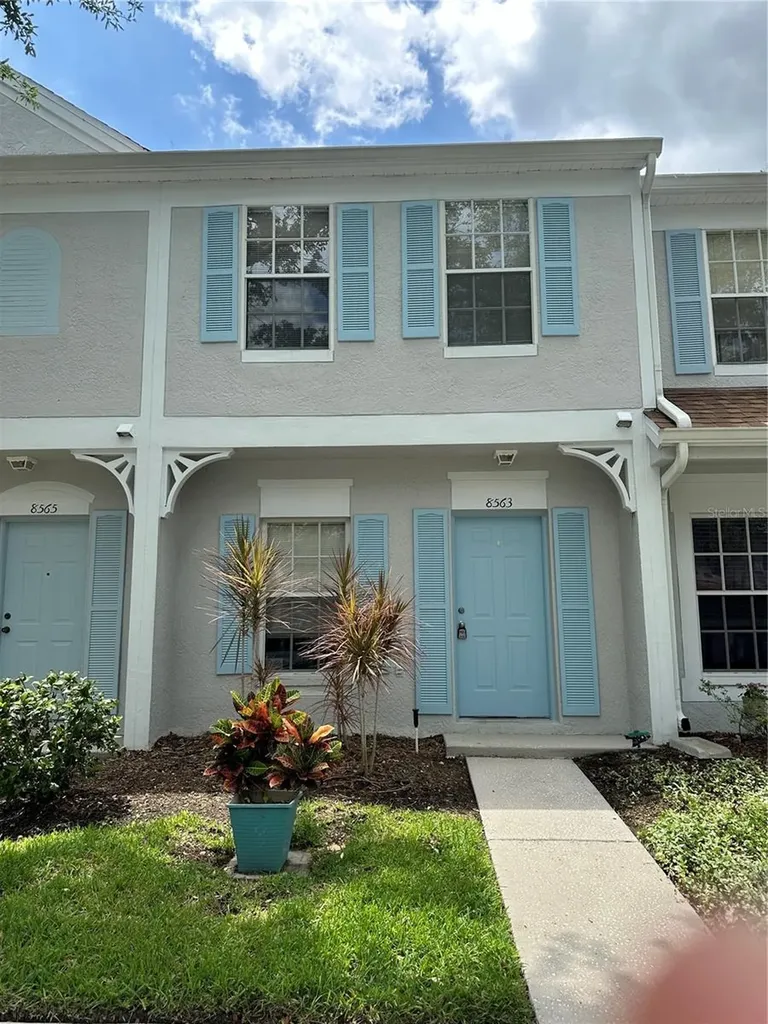 8563 Hunters Key Circle Tampa FL 33647