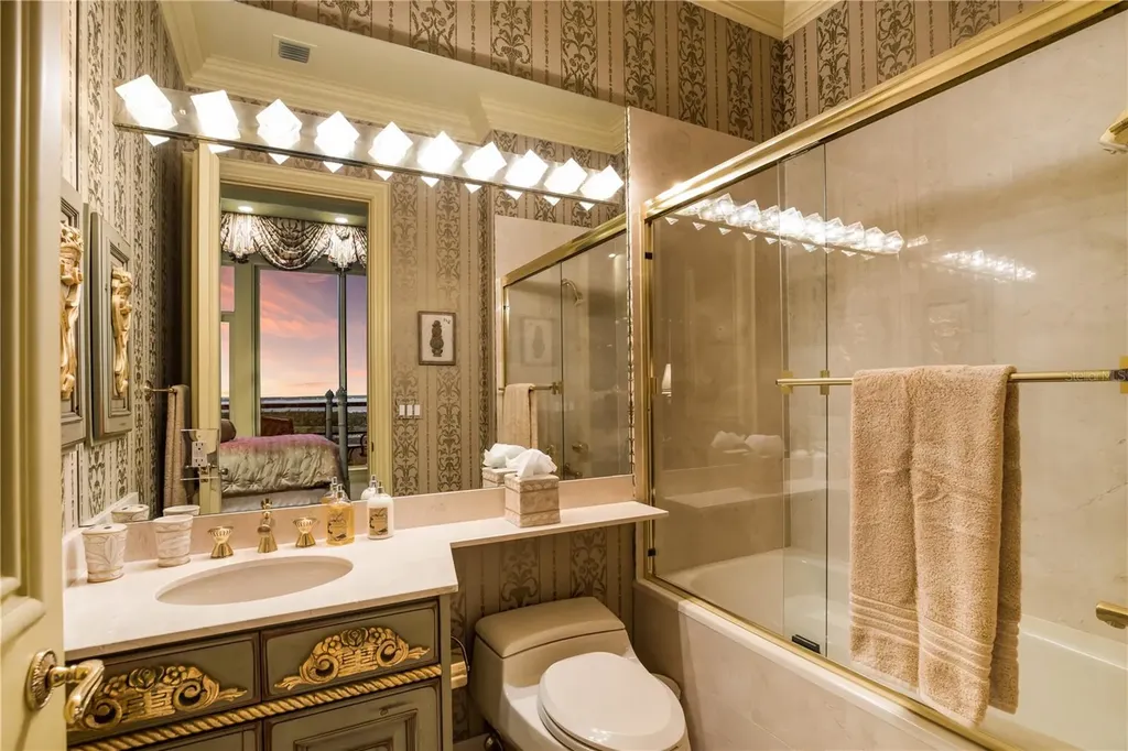 415 L Ambiance Drive Longboat Key FL 34228