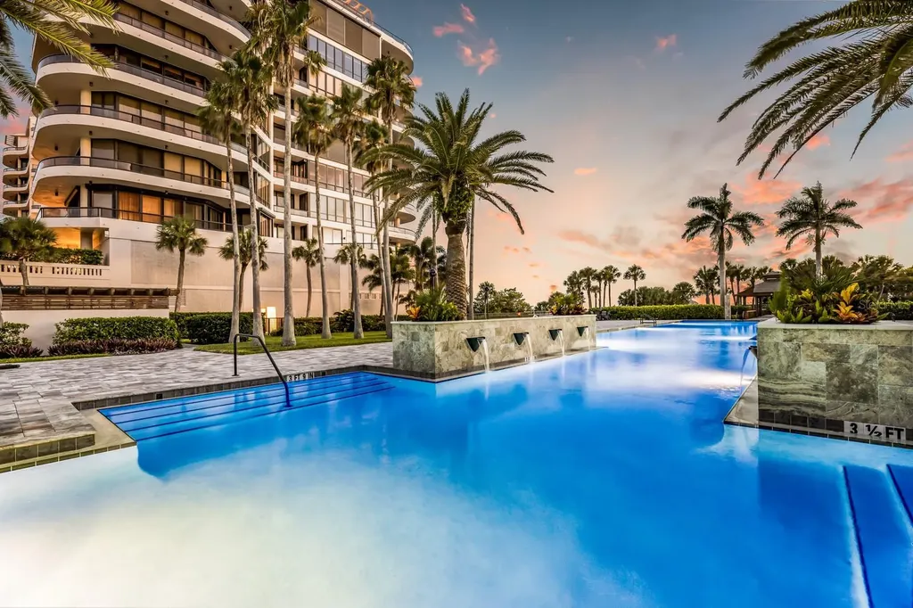 415 L Ambiance Drive Longboat Key FL 34228