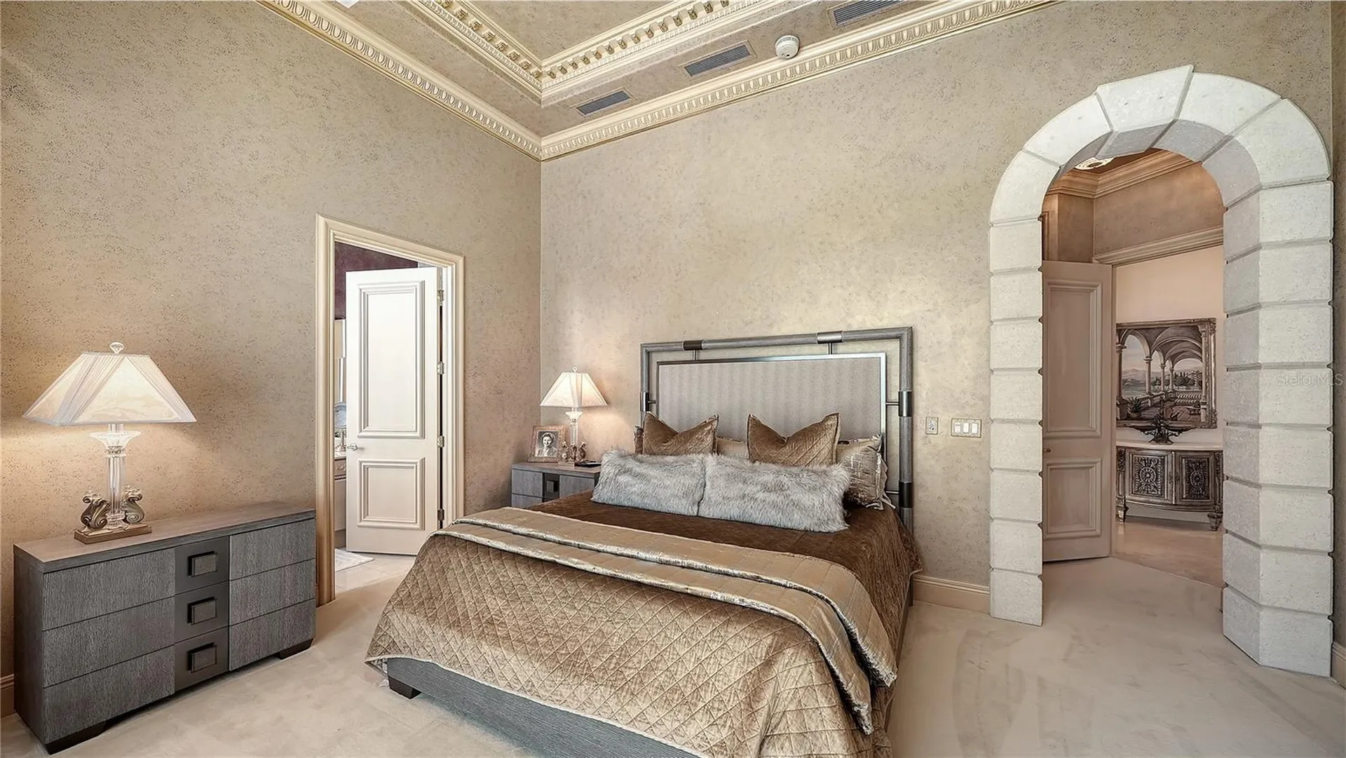 415 L Ambiance Drive Longboat Key FL 34228