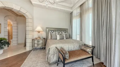 415 L Ambiance Drive Longboat Key FL 34228