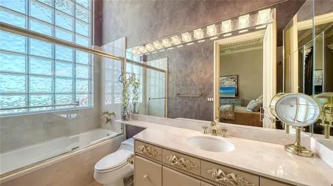 415 L Ambiance Drive Longboat Key FL 34228