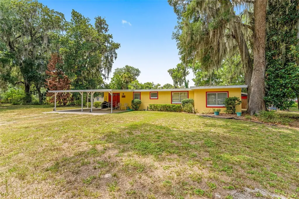 2345 Cr 453 Lake Panasoffkee FL 33538