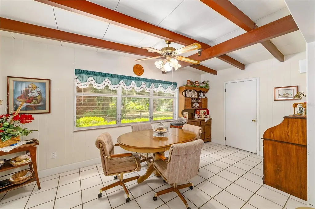 2345 Cr 453 Lake Panasoffkee FL 33538