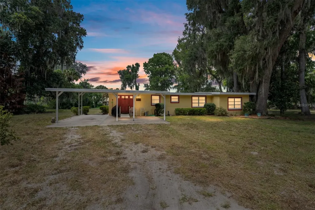 2345 Cr 453 Lake Panasoffkee FL 33538