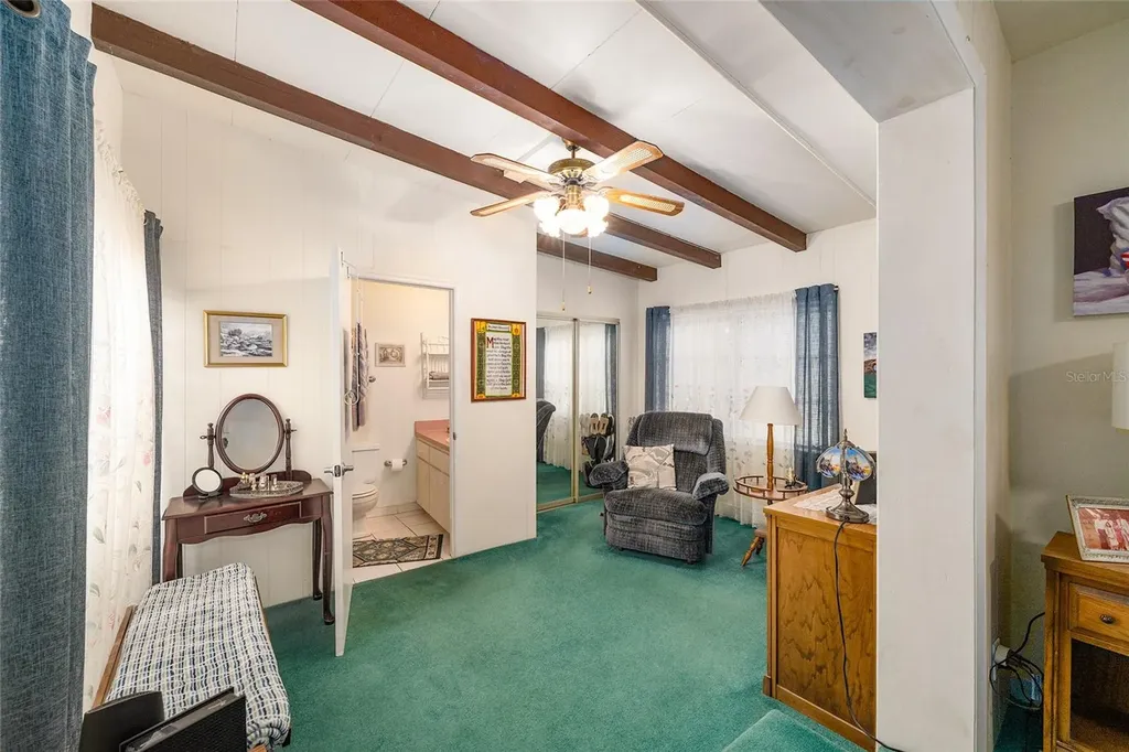 2345 Cr 453 Lake Panasoffkee FL 33538