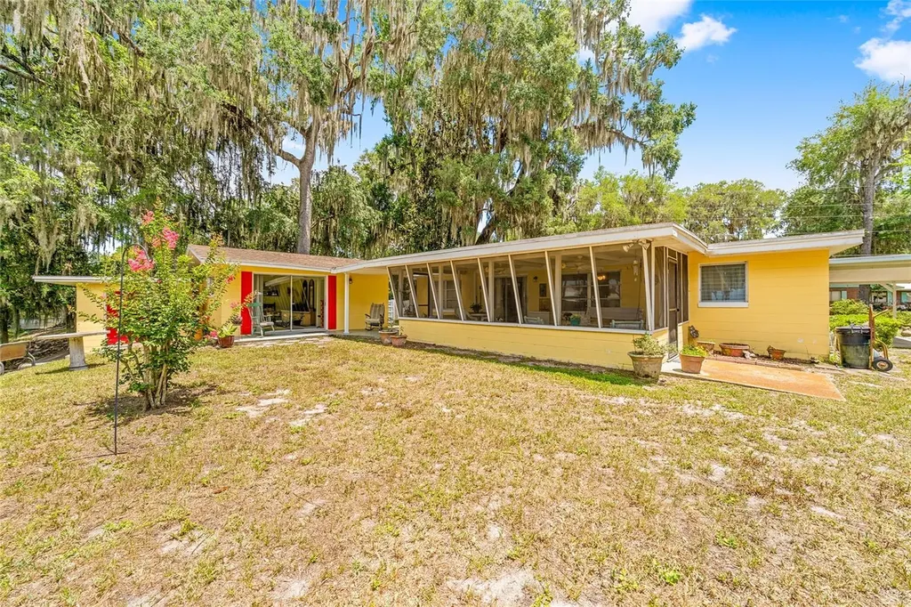 2345 Cr 453 Lake Panasoffkee FL 33538