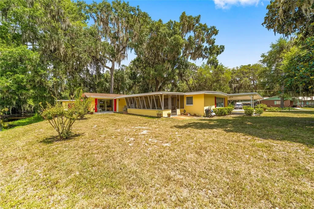 2345 Cr 453 Lake Panasoffkee FL 33538