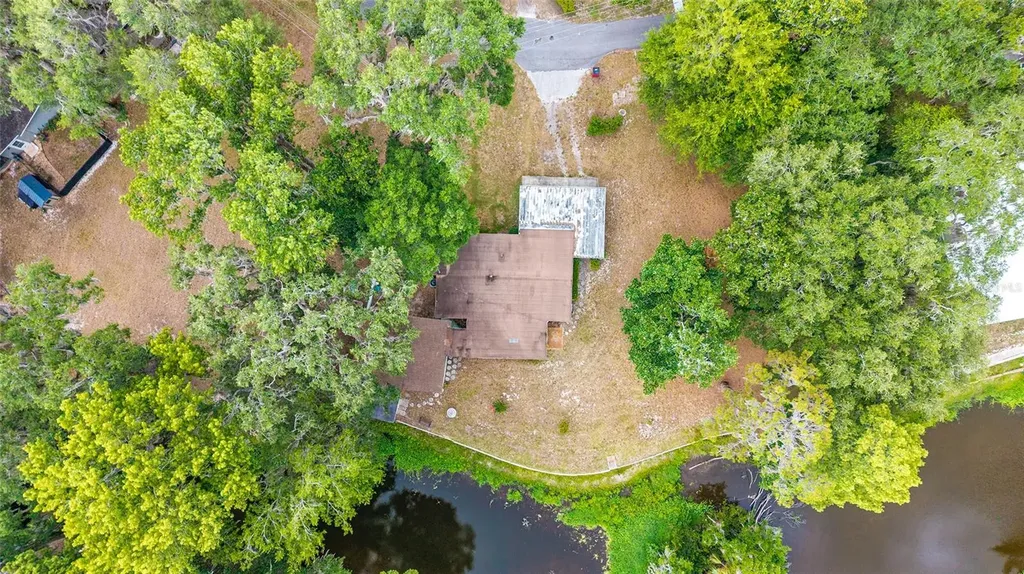 2345 Cr 453 Lake Panasoffkee FL 33538