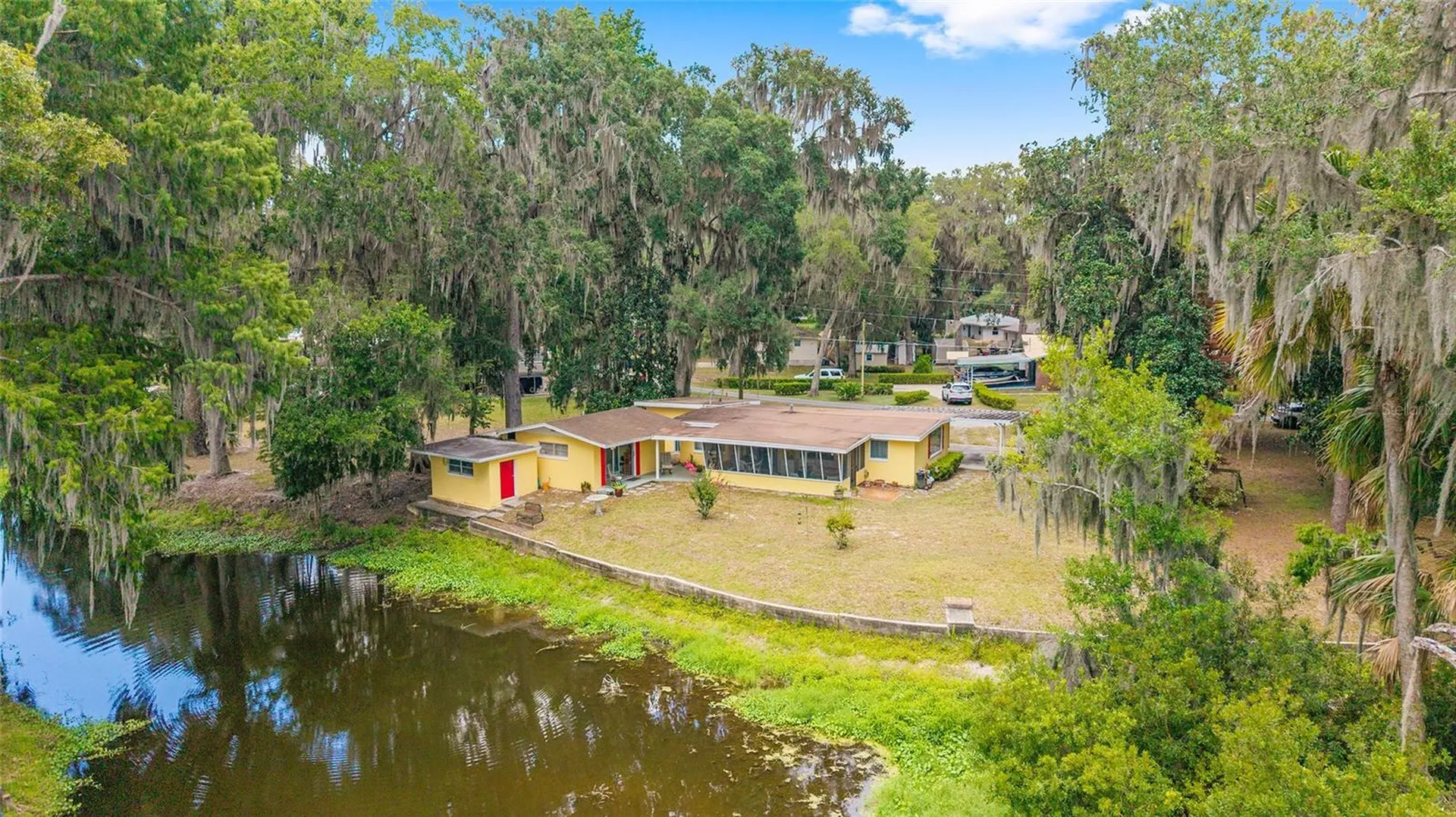 2345 Cr 453 Lake Panasoffkee FL 33538