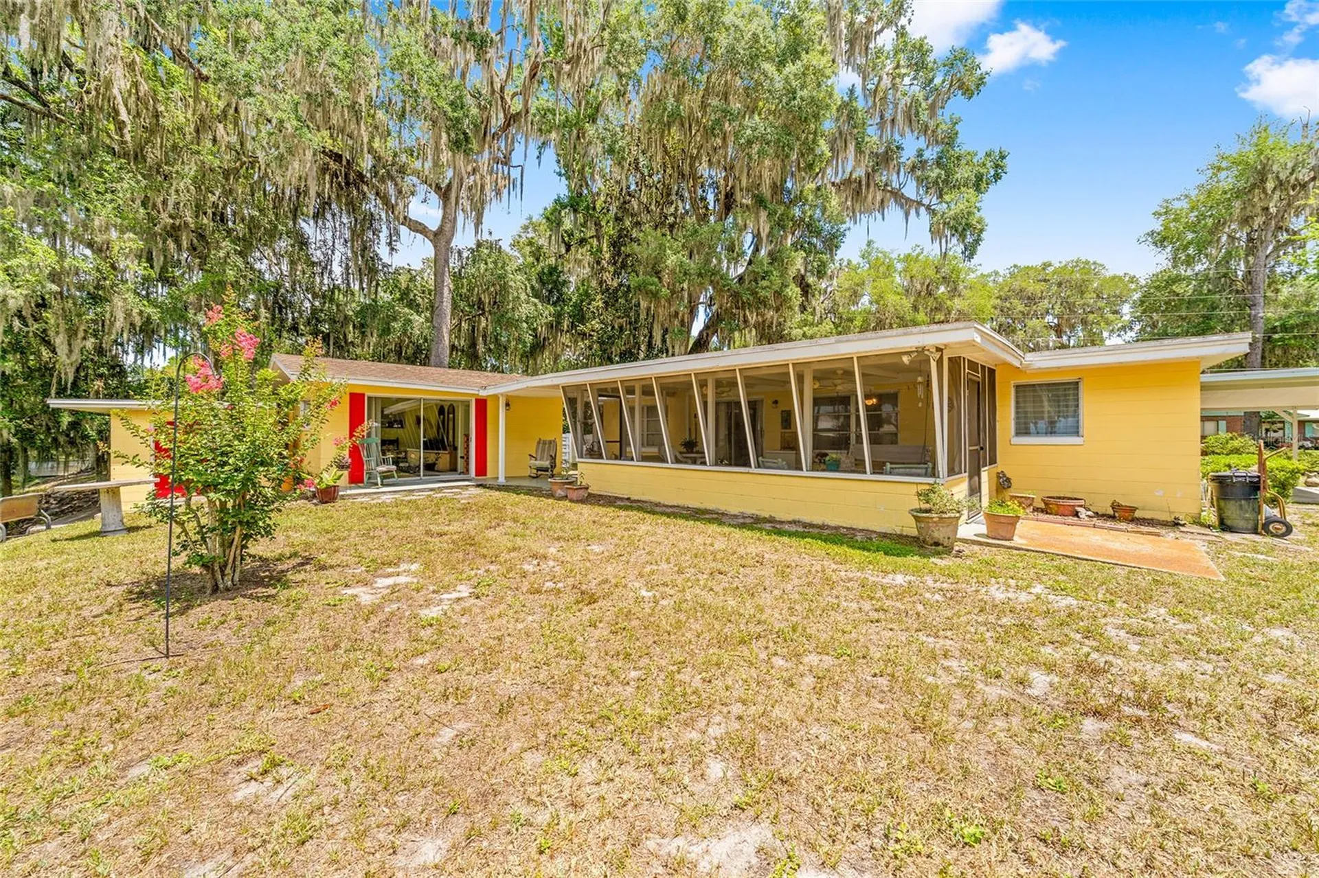 2345 Cr 453 Lake Panasoffkee FL 33538
