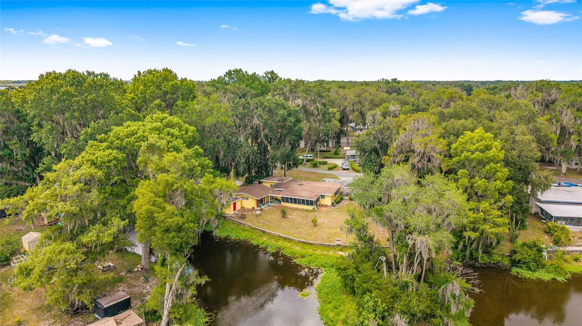 2345 Cr 453 Lake Panasoffkee FL 33538