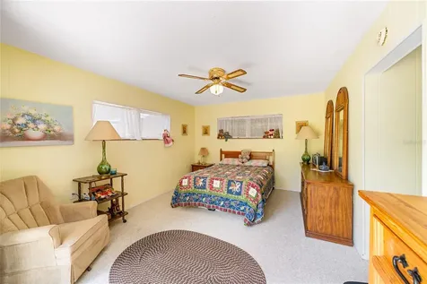 2345 Cr 453 Lake Panasoffkee FL 33538