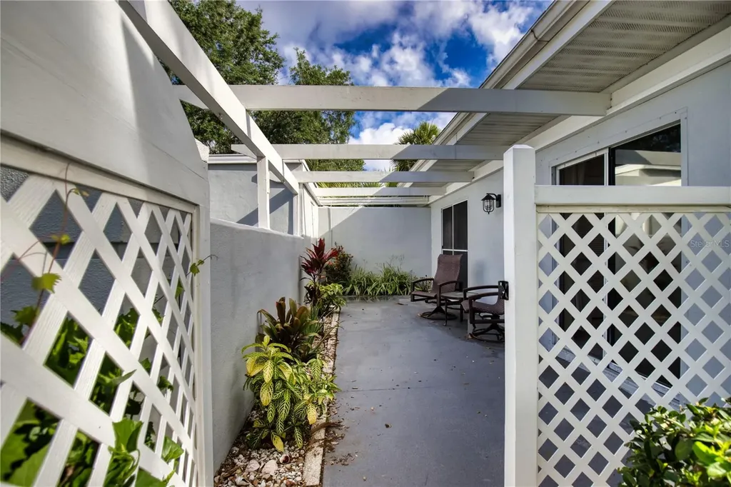 208 Cerromar Way S Venice FL 34293