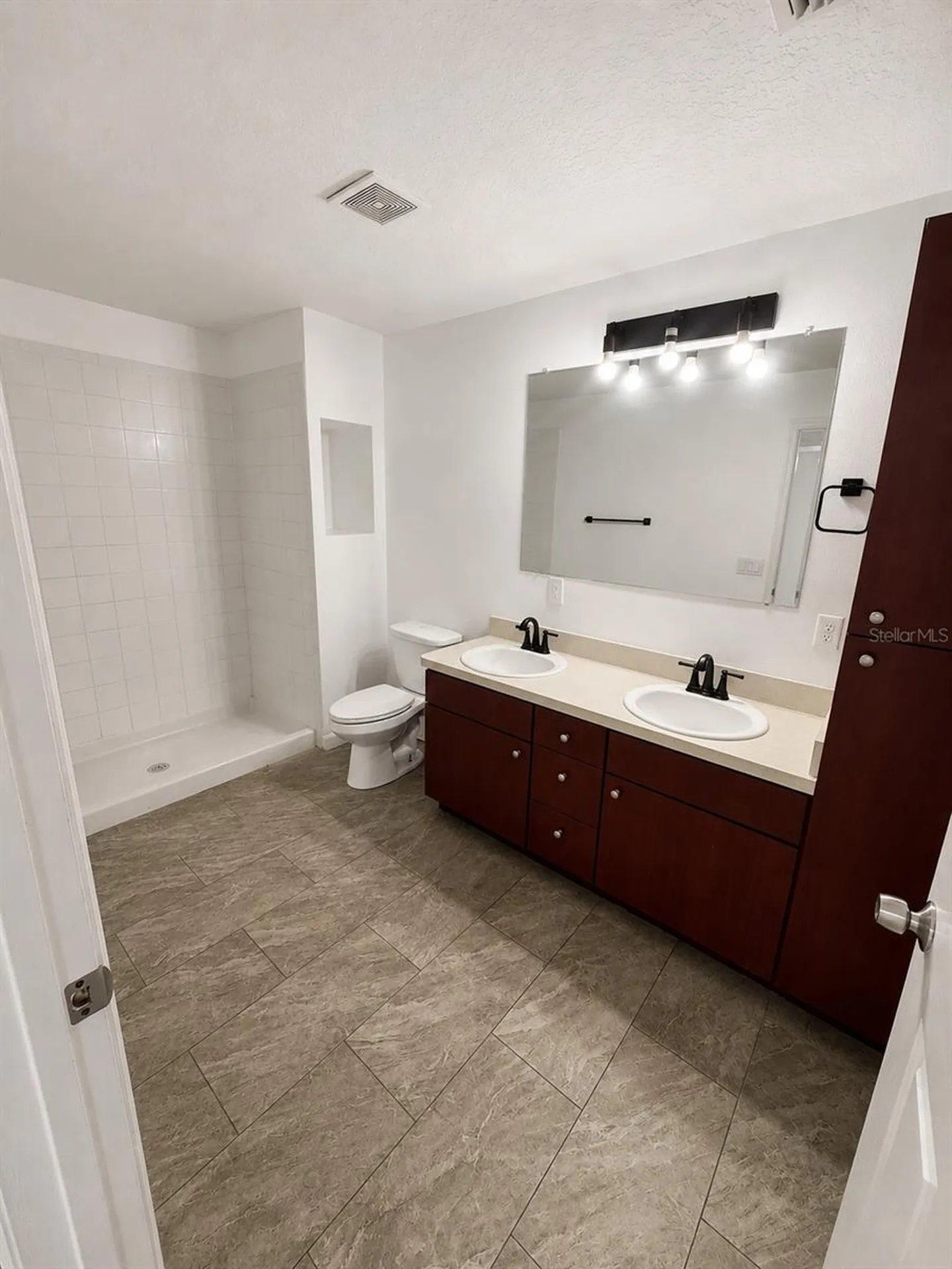 3019-3019 Walnut Court Leesburg FL 34748