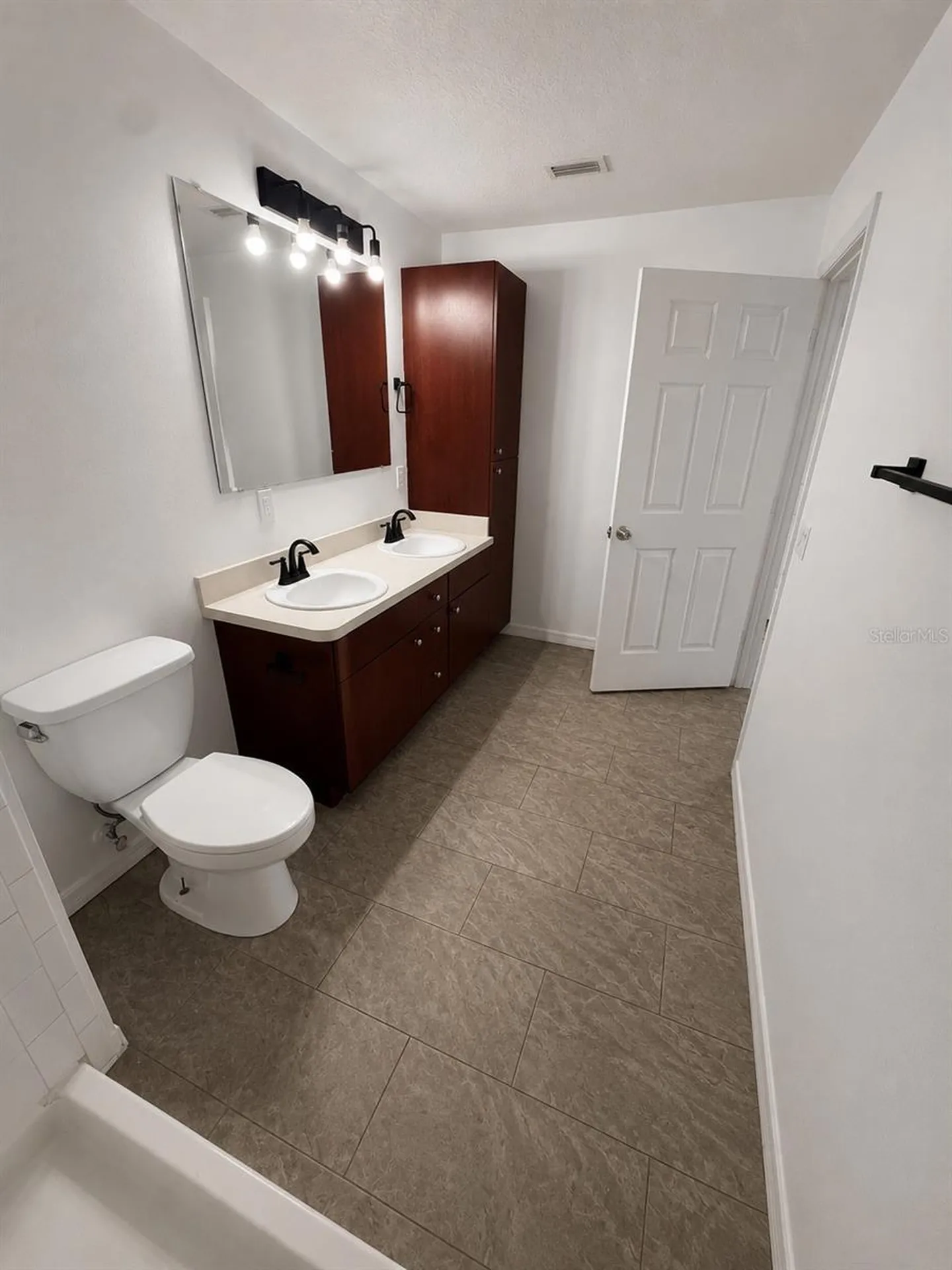 3019-3019 Walnut Court Leesburg FL 34748
