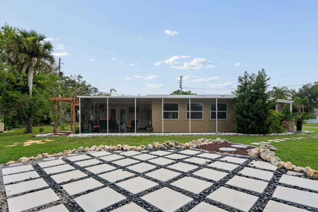 6245 Warren Avenue New Port Richey FL 34653