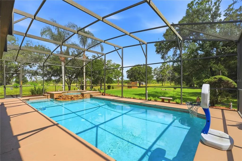 19113 Quinlan Street Orlando FL 32833