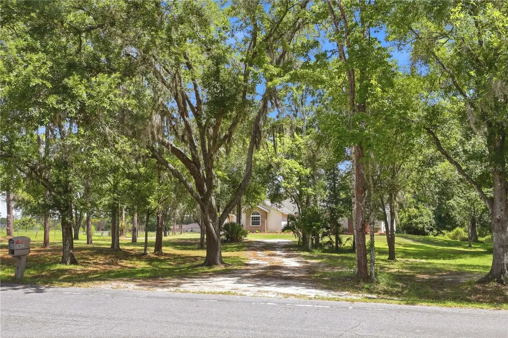 19113 Quinlan Street Orlando FL 32833