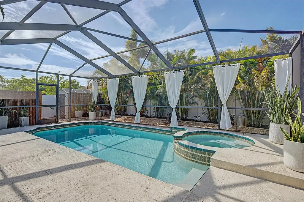 719 92nd Avenue N St Petersburg FL 33702