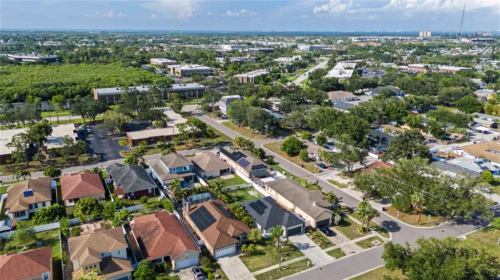 719 92nd Avenue N St Petersburg FL 33702