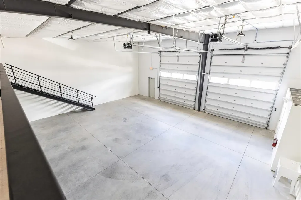 11089 N Us Highway 301 Oxford FL 34484