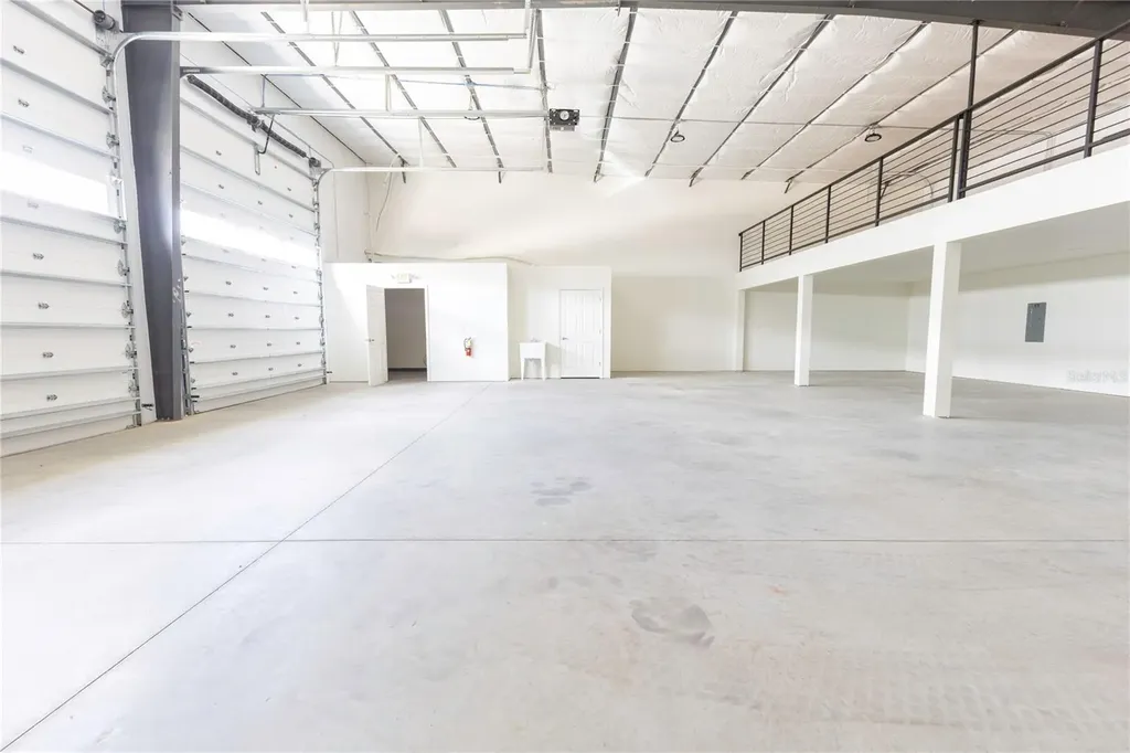 11089 N Us Highway 301 Oxford FL 34484