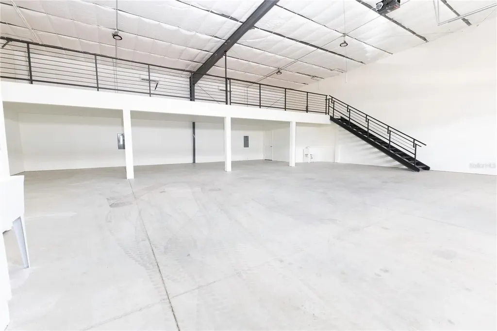 11089 N Us Highway 301 Oxford FL 34484